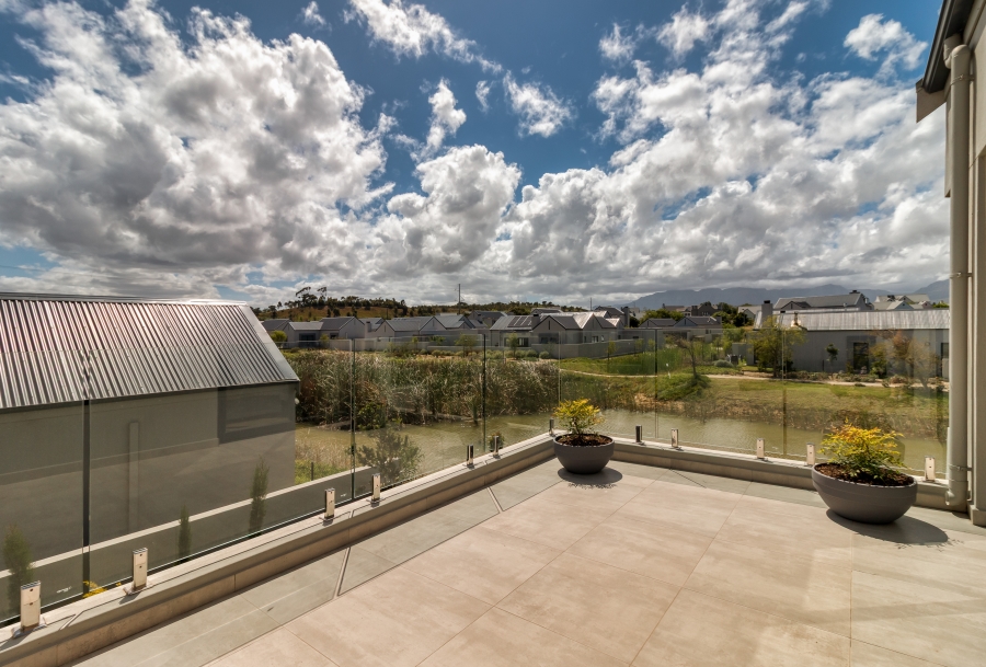 3 Bedroom Property for Sale in Aan de Wijnlanden Western Cape